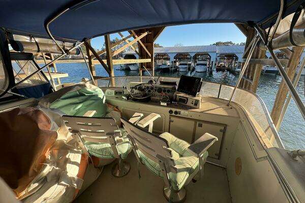 Photo of the 1988 Chris-Craft Catalina 426 "Nauti Call"