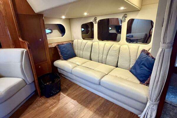Photo of the 2007 Cruisers Yachts 370 Express
