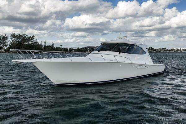 52-ft-Viking-2015-52 Sport Coupe-MAX SEA Palm Beach Florida United States  yacht for sale