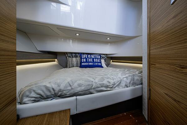 34ft Tiara Yachts Yacht For Sale