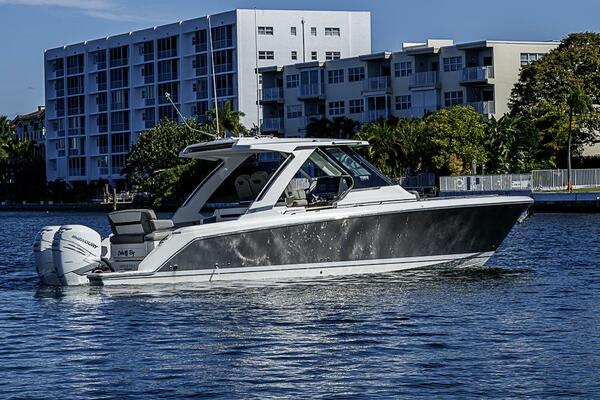 34ft Tiara Yachts Yacht For Sale