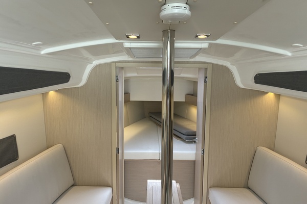 30ft Beneteau Yacht For Sale