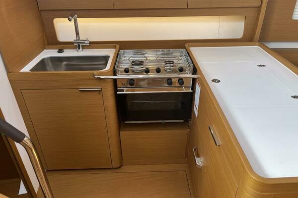 2023 Beneteau First 44