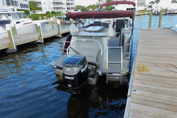 TERI S TOY 27ft Aqua Patio Yacht For Sale