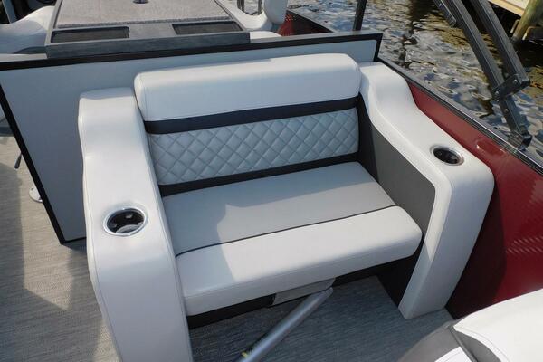 TERI S TOY 27ft Aqua Patio Yacht For Sale
