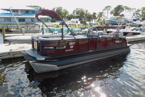 TERI S TOY 27ft Aqua Patio Yacht For Sale
