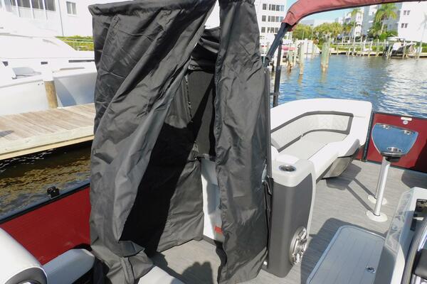 TERI S TOY 27ft Aqua Patio Yacht For Sale