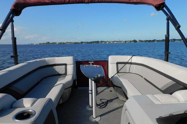 TERI S TOY 27ft Aqua Patio Yacht For Sale