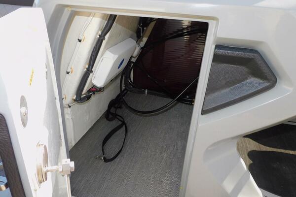TERI S TOY 27ft Aqua Patio Yacht For Sale