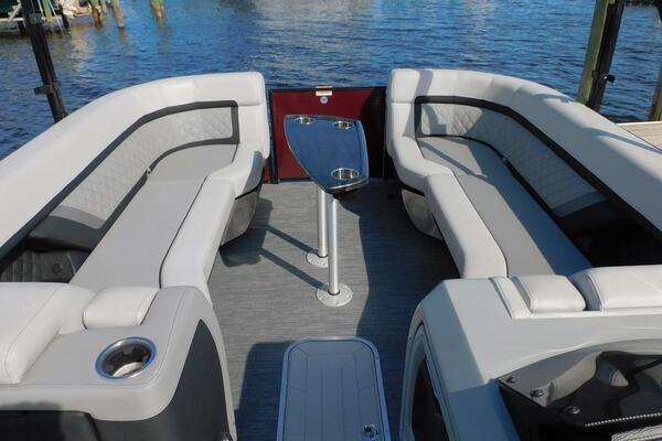 TERI S TOY 27ft Aqua Patio Yacht For Sale