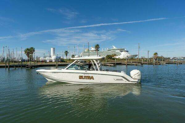 Boston Whaler 320 Vantage Yacht For Sale