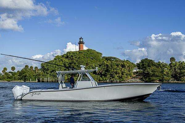 2011 Yellowfin 39