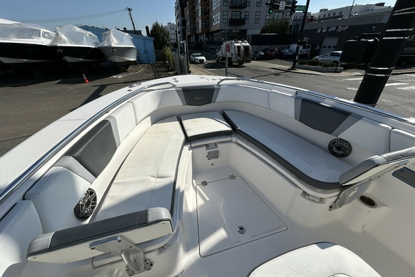 27ft Robalo Yacht For Sale