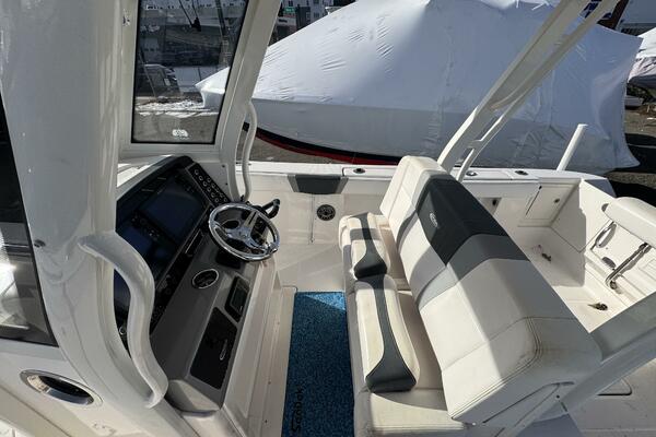 27ft Robalo Yacht For Sale