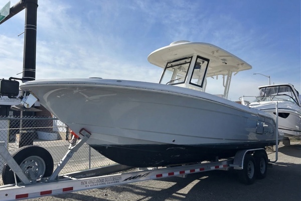 Photo of the 2020 Robalo R272