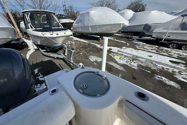 Photo of the 2020 Robalo R272