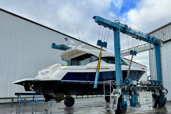 Tiara Yachts 50 Coupe Yacht For Sale