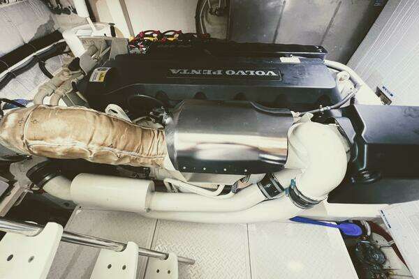 Tiara Yachts 50 Coupe Yacht For Sale