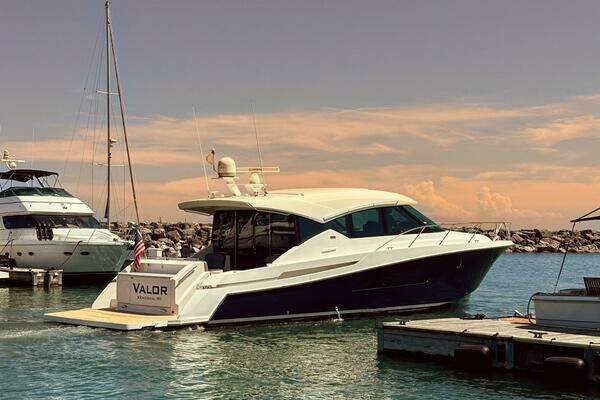 Tiara Yachts 50 Coupe Yacht For Sale