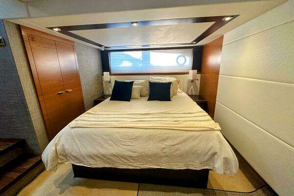 Tiara Yachts 50 Coupe Yacht For Sale