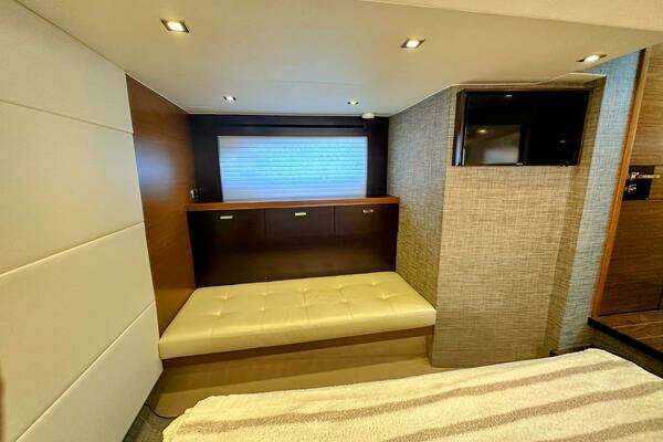 Tiara Yachts 50 Coupe Yacht For Sale