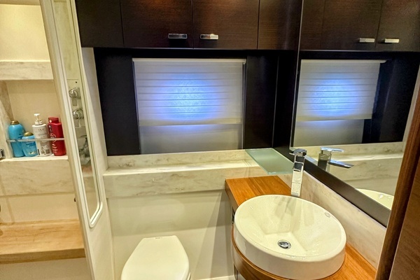 Tiara Yachts 50 Coupe Yacht For Sale