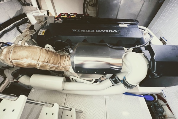 Tiara Yachts 50 Coupe Yacht For Sale