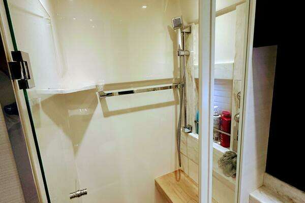 Tiara Yachts 50 Coupe Yacht For Sale