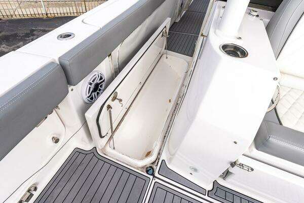 Everglades 455 Center Console Yacht For Sale