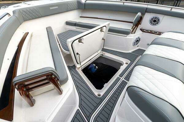 Everglades 455 Center Console Yacht For Sale