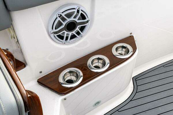 Everglades 455 Center Console Yacht For Sale