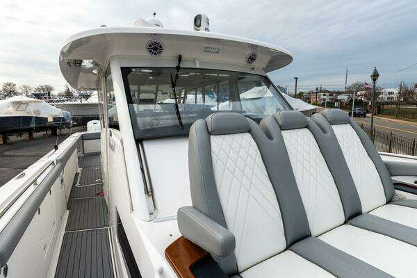 Everglades 455 Center Console Yacht For Sale