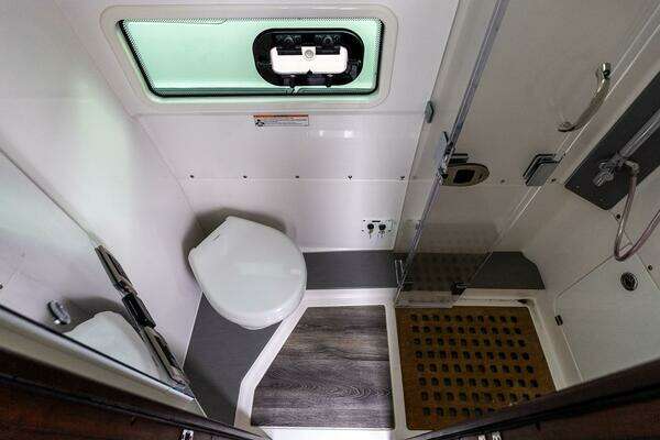 Everglades 455 Center Console Yacht For Sale