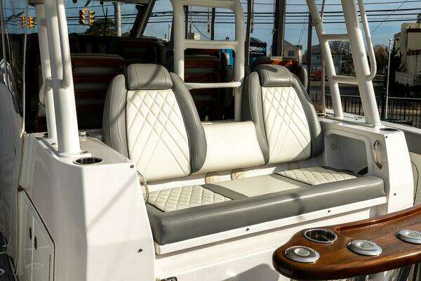 Everglades 455 Center Console Yacht For Sale