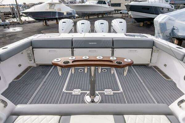 Everglades 455 Center Console Yacht For Sale