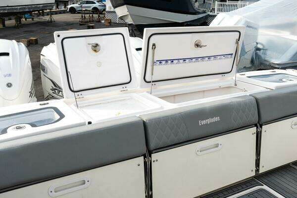 Everglades 455 Center Console Yacht For Sale