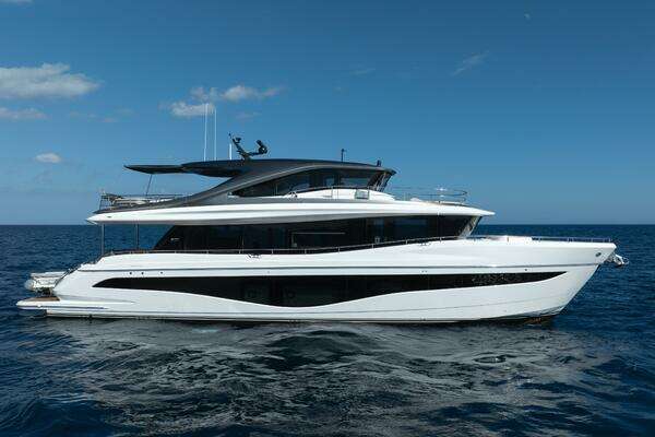 82' Princess Yachts