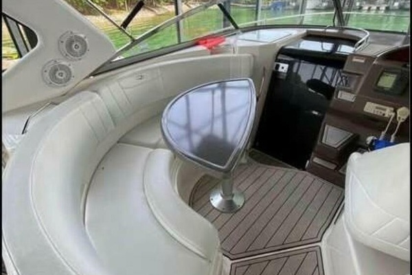 30ft Regal Yacht For Sale