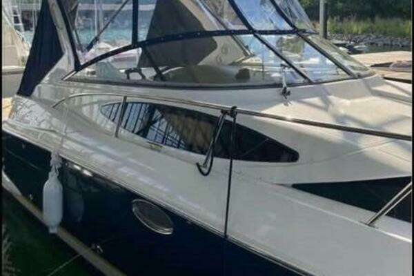 Photo of the 2006 Regal 3060 Window Express