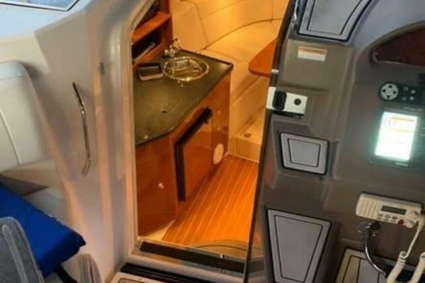 30ft Regal Yacht For Sale