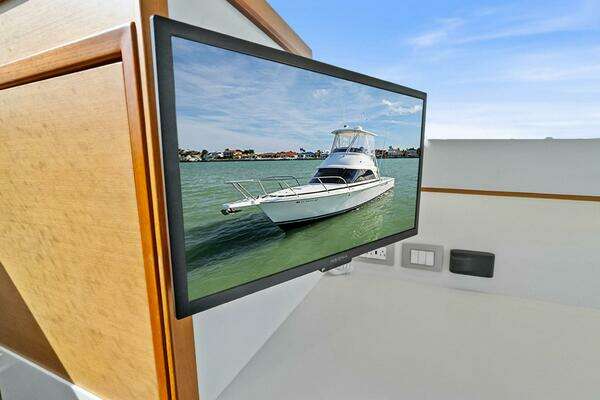 Bertram 35 Flybridge Yacht For Sale