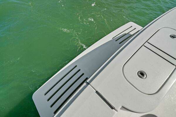 Bertram 35 Flybridge Yacht For Sale