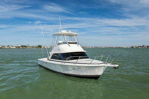 Bertram 35 Flybridge Yacht For Sale