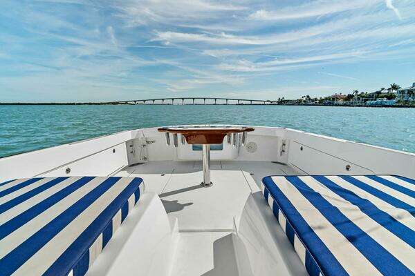 Bertram 35 Flybridge Yacht For Sale