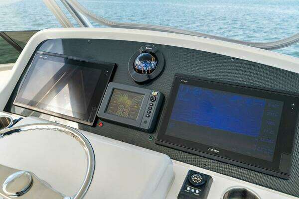 Bertram 35 Flybridge Yacht For Sale