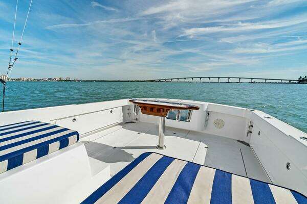 Bertram 35 Flybridge Yacht For Sale