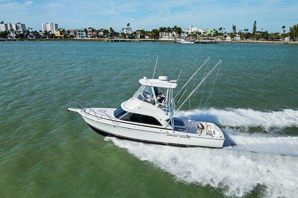 Bertram 35 Flybridge Yacht For Sale