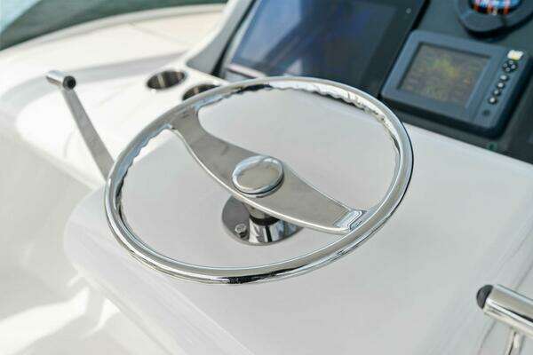 Bertram 35 Flybridge Yacht For Sale