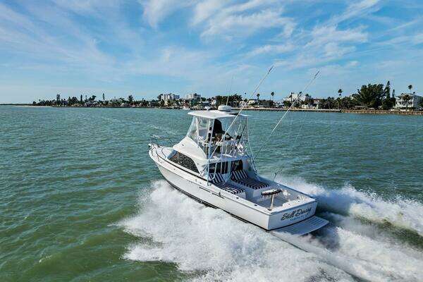 Bertram 35 Flybridge Yacht For Sale