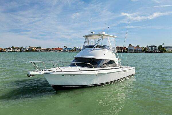 Bertram 35 Flybridge Yacht For Sale